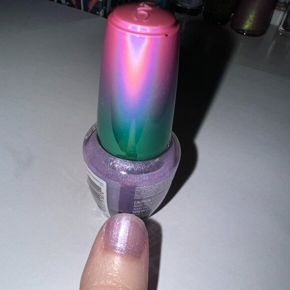 L.A. COLORS Mermaid Magic Nail Polish in Charms - Picture 2 of 5